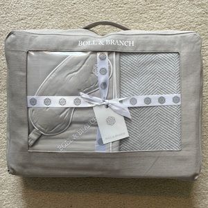 NWT Boll & Branch luxury travel set